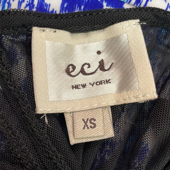 Small ECI ๐ Unique Dress - Picture 5 of 5